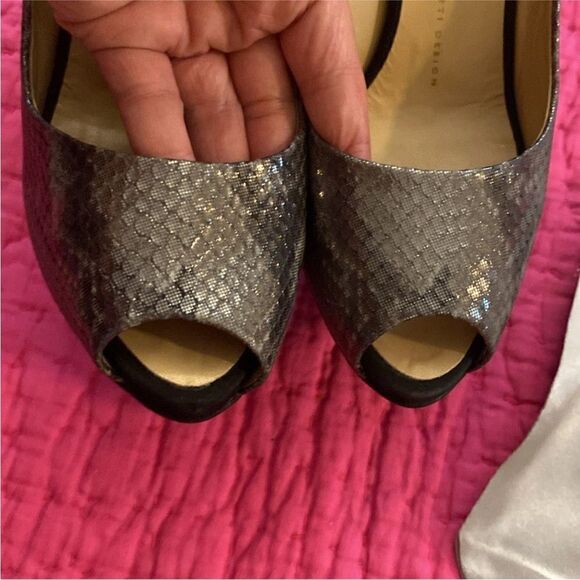 Giuseppe Zanotti Black Stiletto Heels with Pointed Toe, US9 - Picture 3 of 13